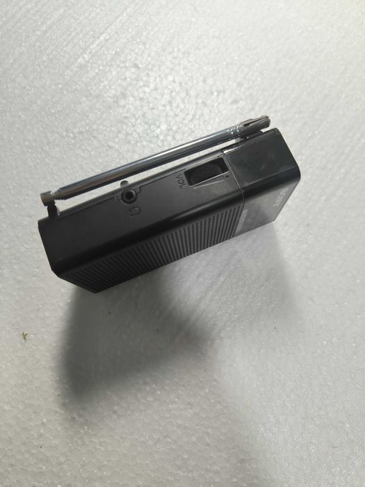 Радіоприймачі Sony SRF-M607, ICF-P26