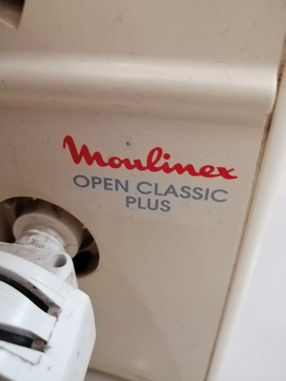 Abridor de latas moulinex open Classic Plus a funcionar em pleno.