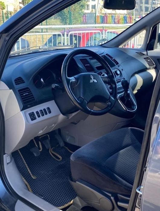 vendo Mitsubishi grandis