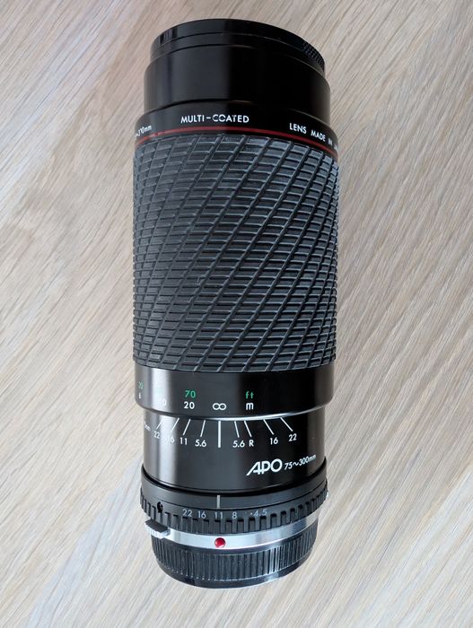 SIGMA 75-300mm f/4.5-5.6 APO OM Olympus