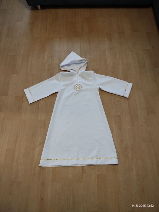 Alba komunijna z kapturem