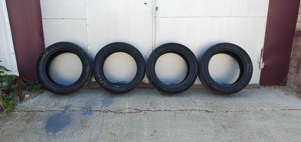 Шини 225/55 R18 GoodYear UltraGrip Performance Gen-1 SUV, Зима
