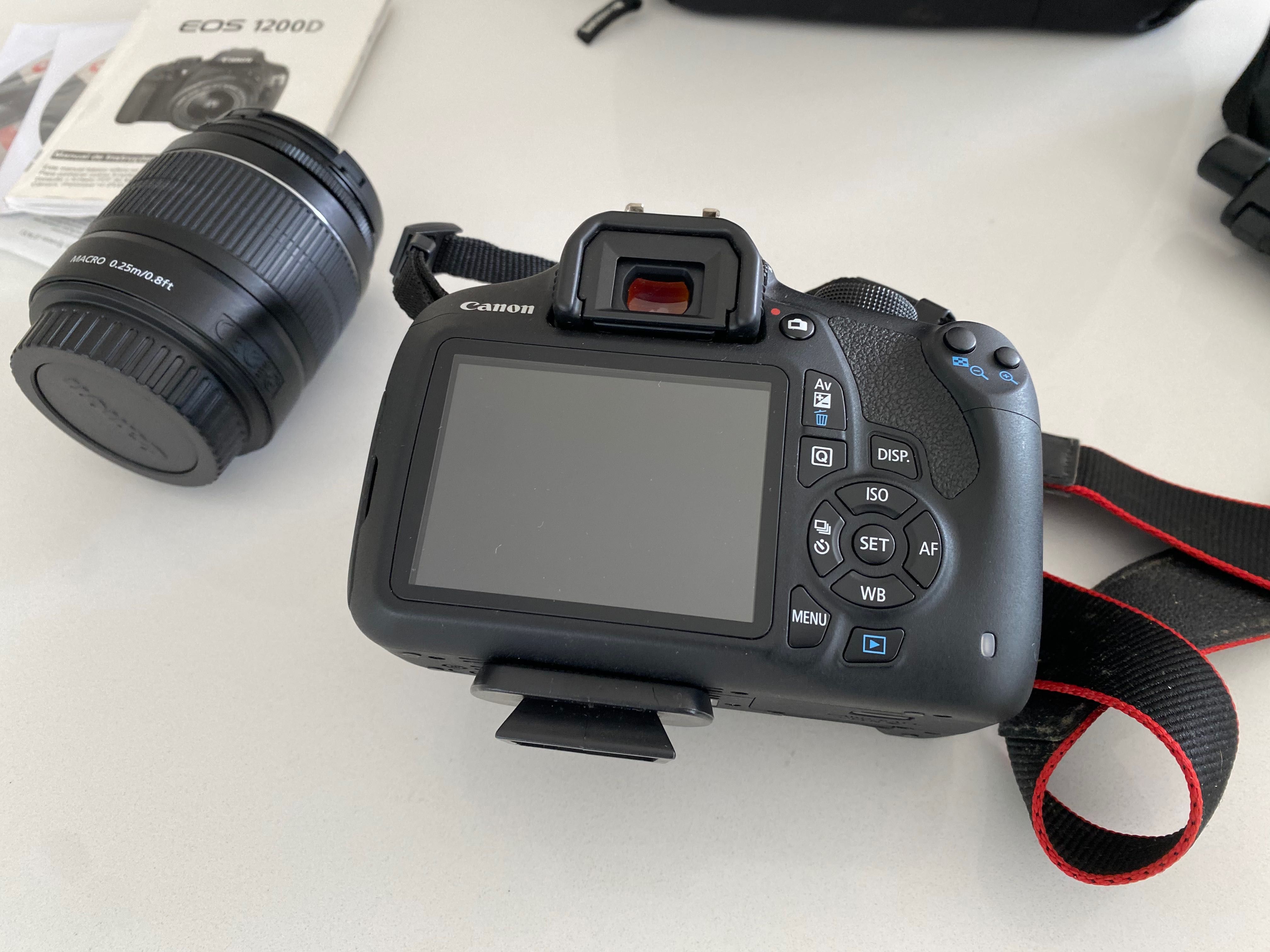 Canon EOS 1200D + EF-S 18-55mm