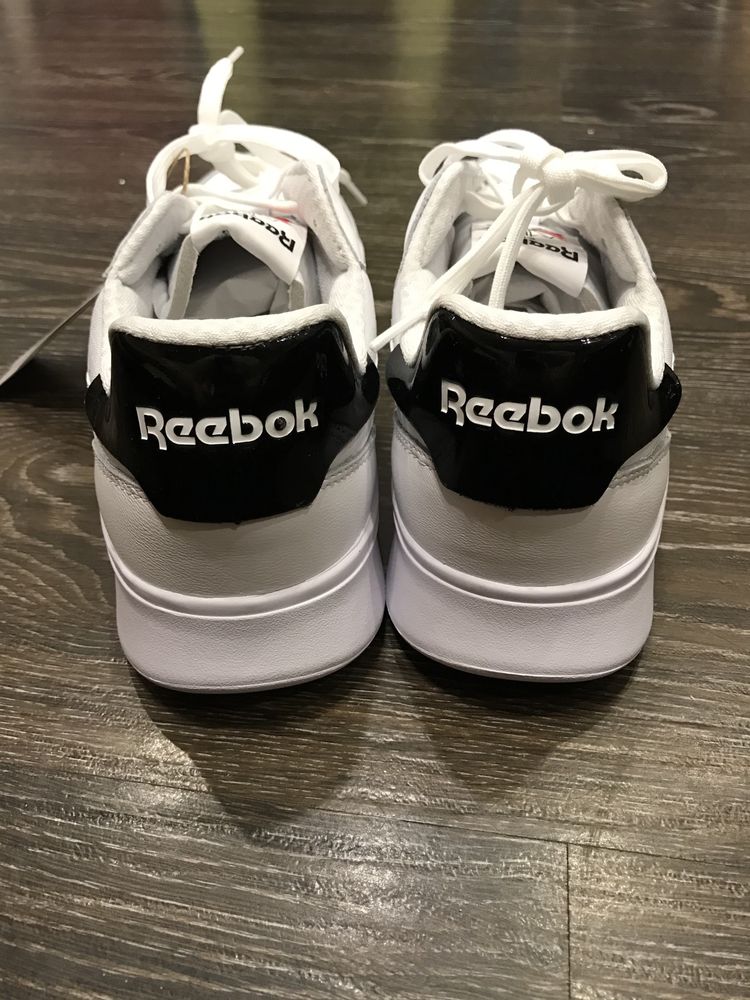 Срочно продам Кроссовки reebok