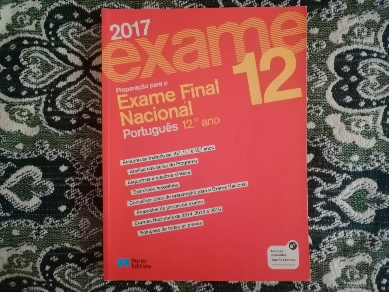 Livros de exame Português 9° e 12°ano e História A 12ano