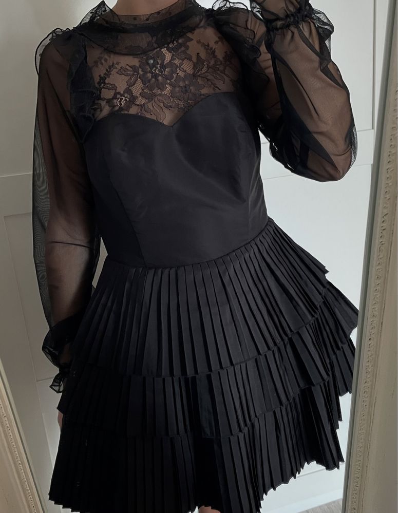 Czarna sukienka z koronką szyta na miarę studniówka wesele