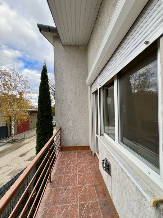 Будинок(центр)260 м², 2 входи, під 2 сім’ї, 10 соток, з пандусом