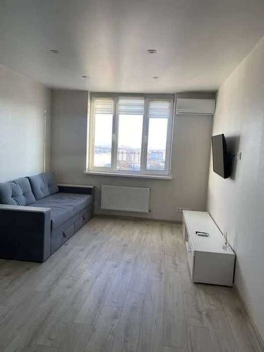 Оренда квартири-студії на вул. Феодосійська