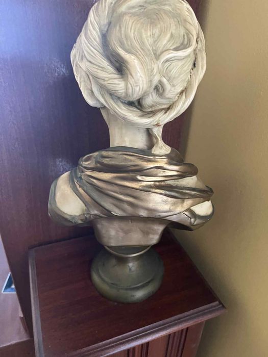 Busto de senhora