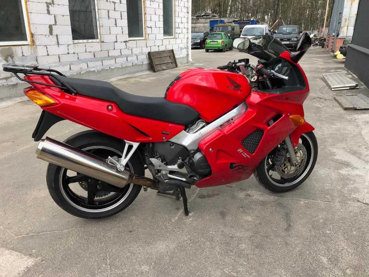 Honda VFR800 1999 - один власник в Україні