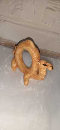 Figurka ceramika szkliwiona wielbłąd