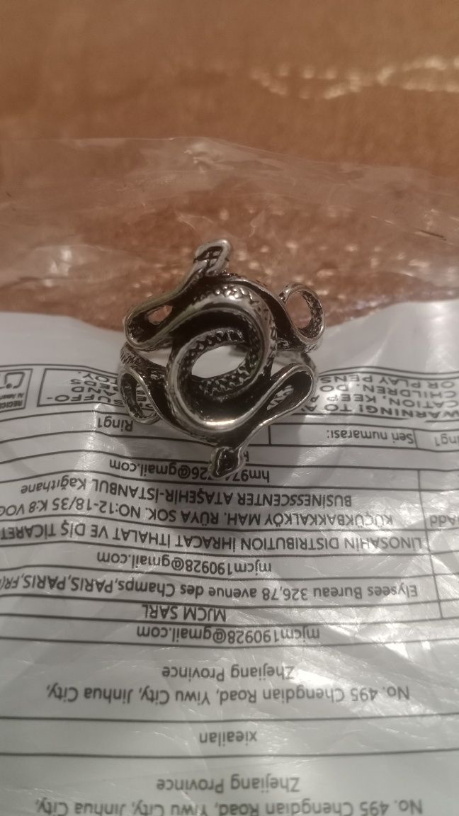 Кільце зміючка, родоване срібло.