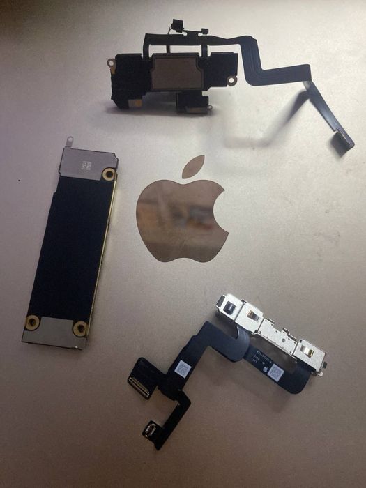 материнська плата на iphone 11 з face id