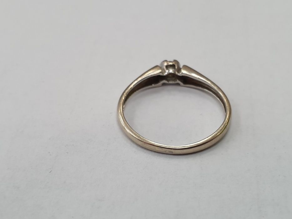 Piękny złoty pierścionek/ 585 + brylant 0.04 CT/ 1.3 gram/ R11/ sklep