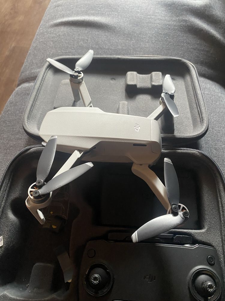 Продам dji mavic mini Fly more combo