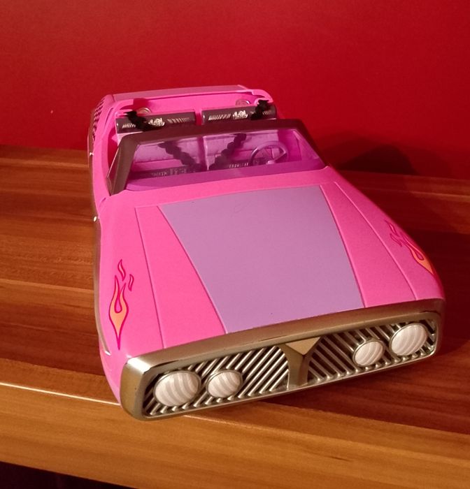 Duży samochód dla lalek