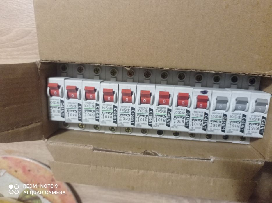 Bezpieczniki B16 i B10  24sztuki