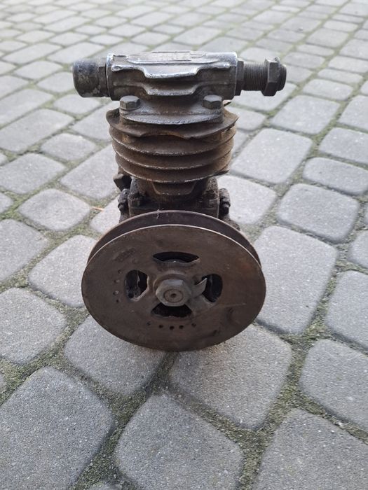 Sprężarka jednotłokowa Ursus c330 do sprawdzenia