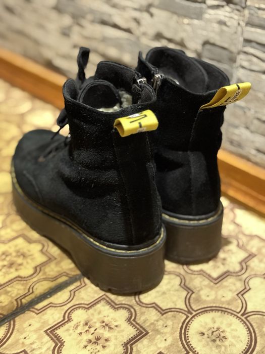 Зимові чоботи замшеві