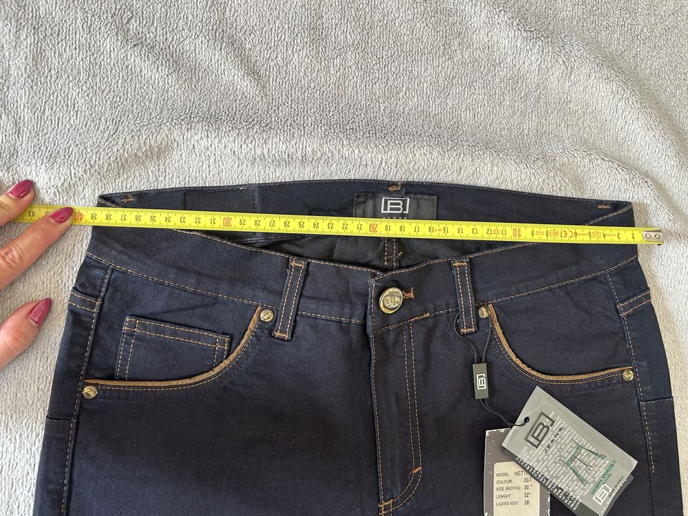 Nowe spodnie jeans w30