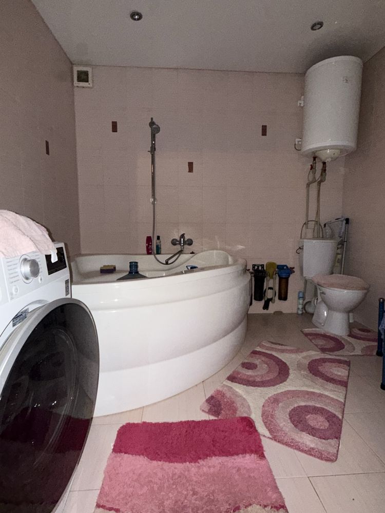 Продаж квартири 2 кім. в центрі по вул. Нова