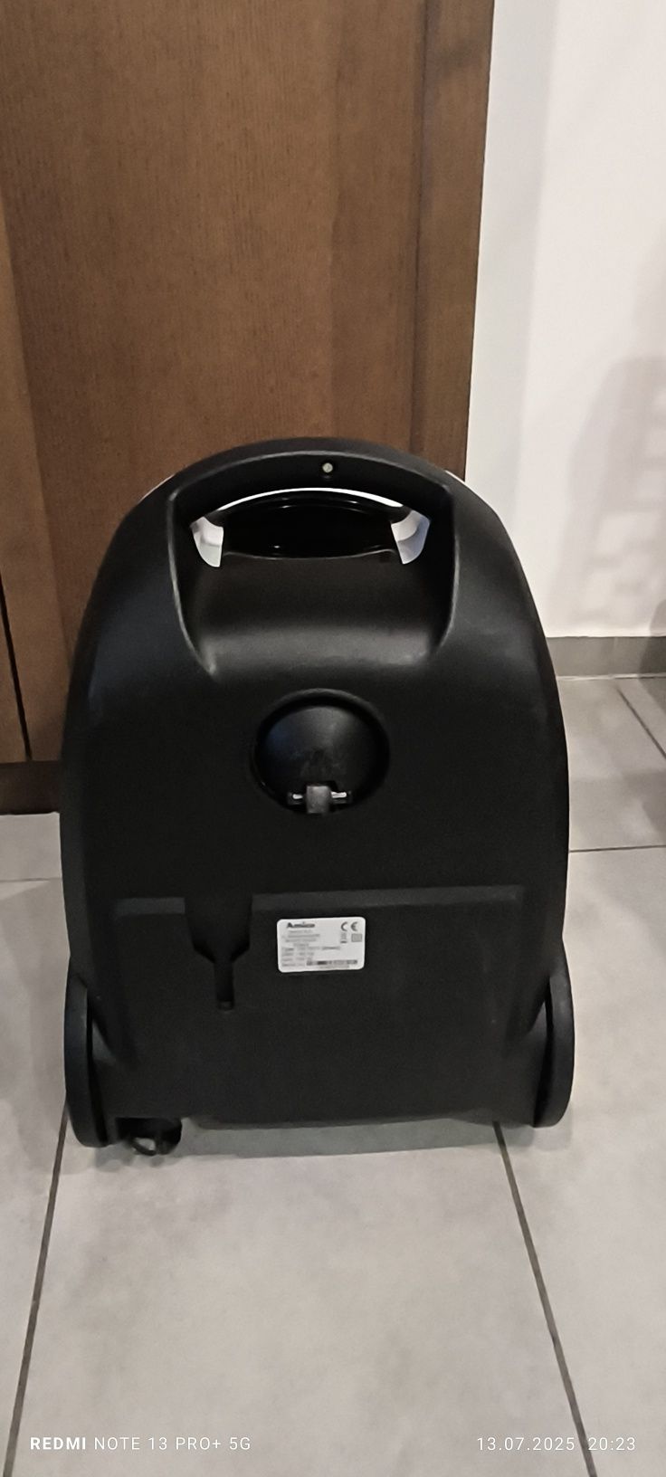 Odkurzacz AMICA Sharq VM 7011