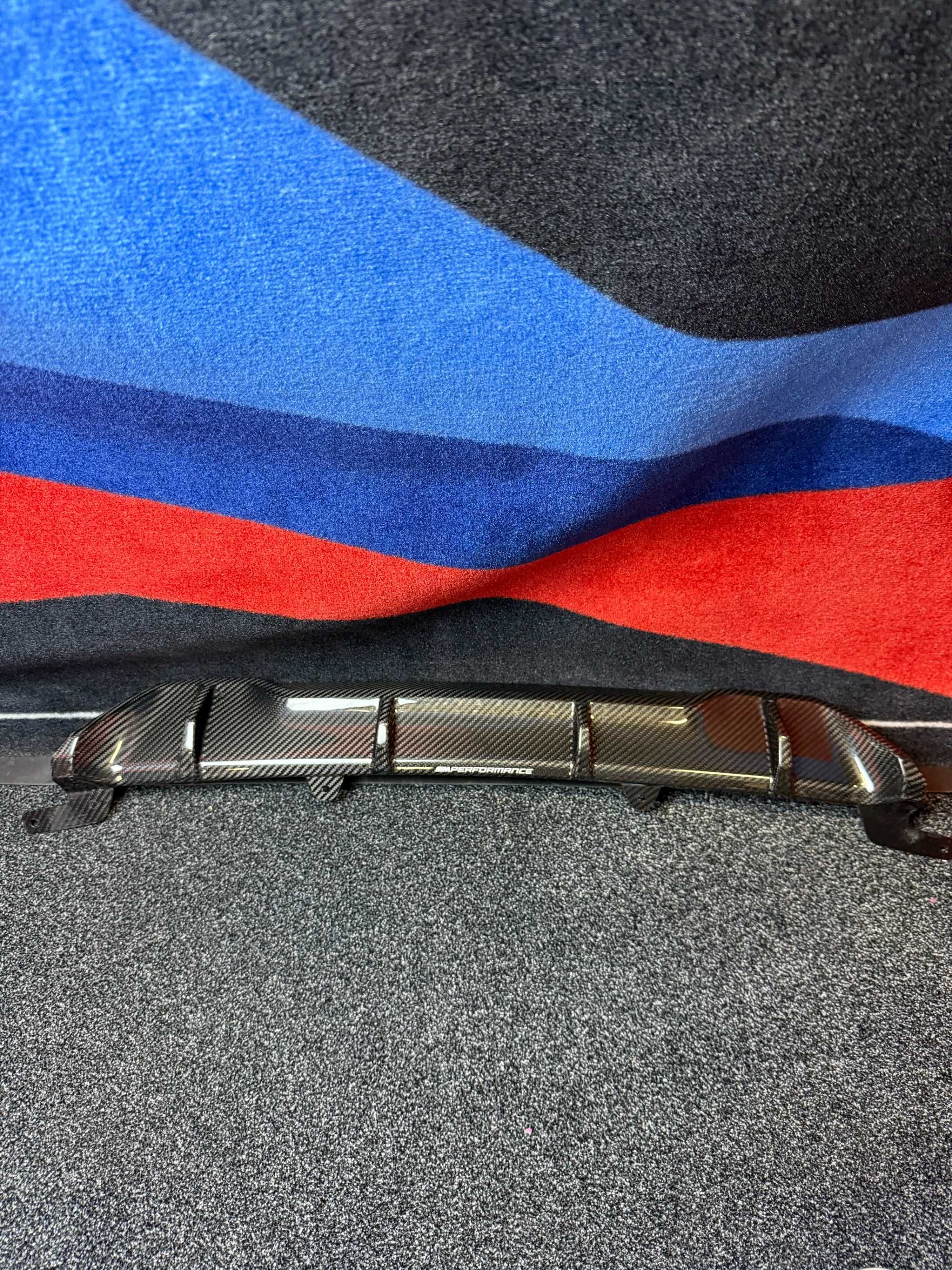 Dyfuzor zderzaka tyl G20 G21 carbon M performance nowy BMW OE