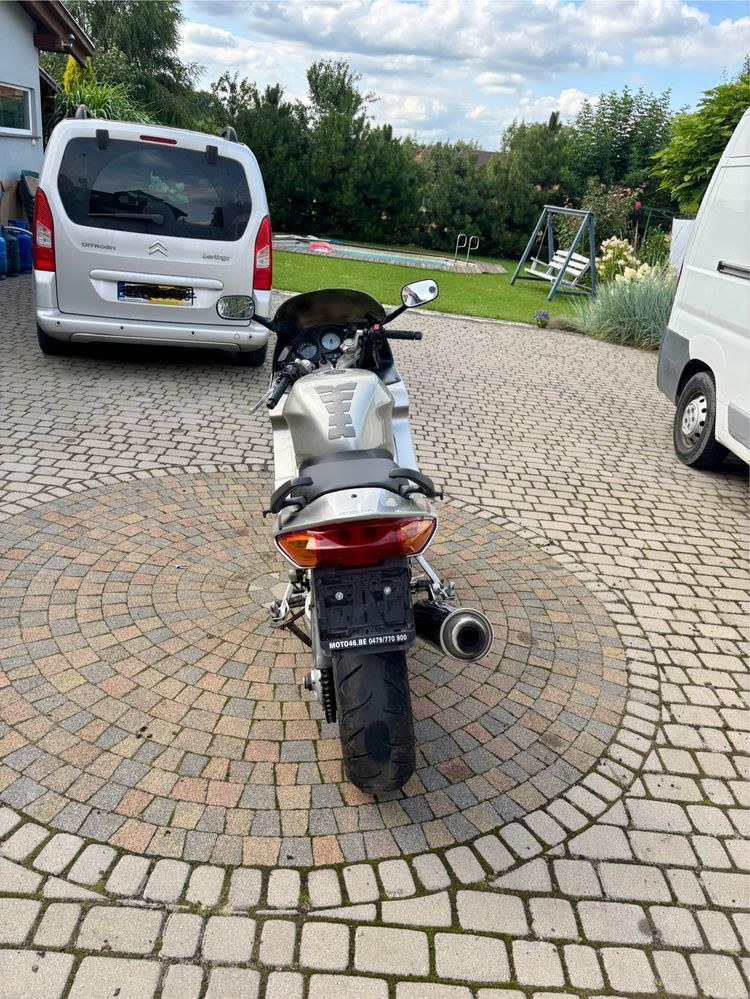 Motocykl honda VFR 800fi rc46
