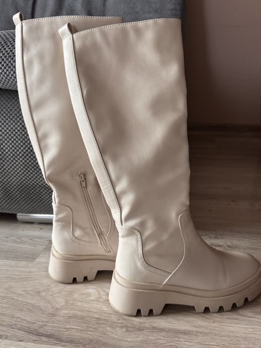 Високі чоботи Reserved