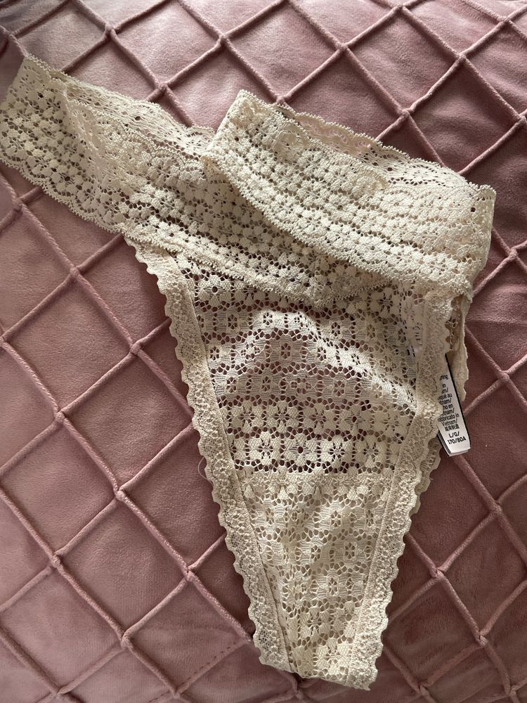 Stringi koronkowe Victorias Secret L