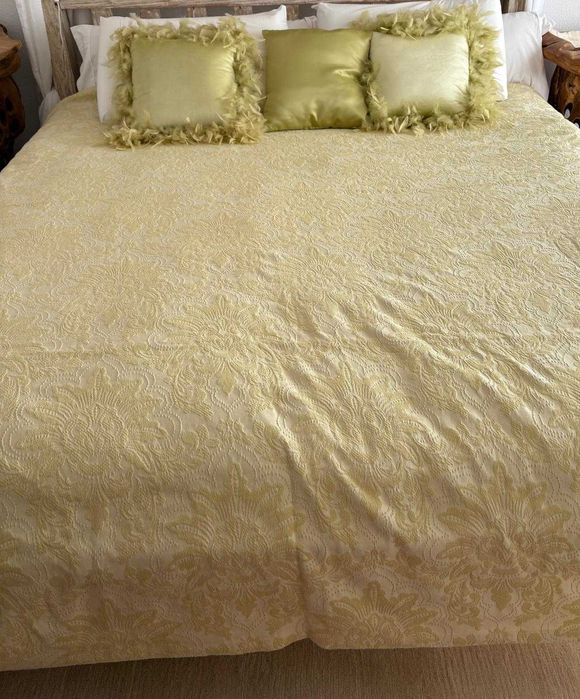Colchã e conjunto de almofadas Zara Home