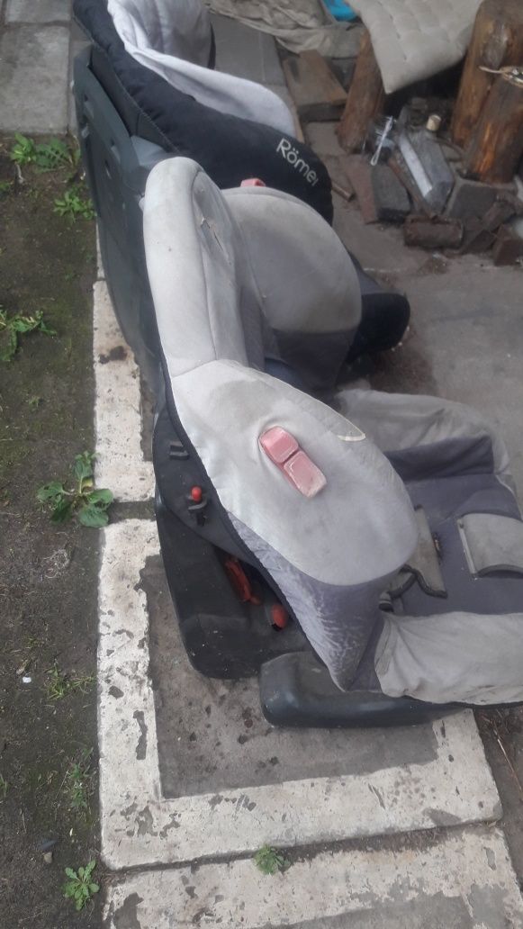 Дитяче автокрісло