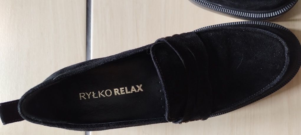 Ryłko czarne mokasyny zamszowe 37