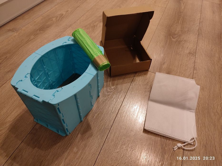 Nowa niebieska składana przenośna toaleta nocnik