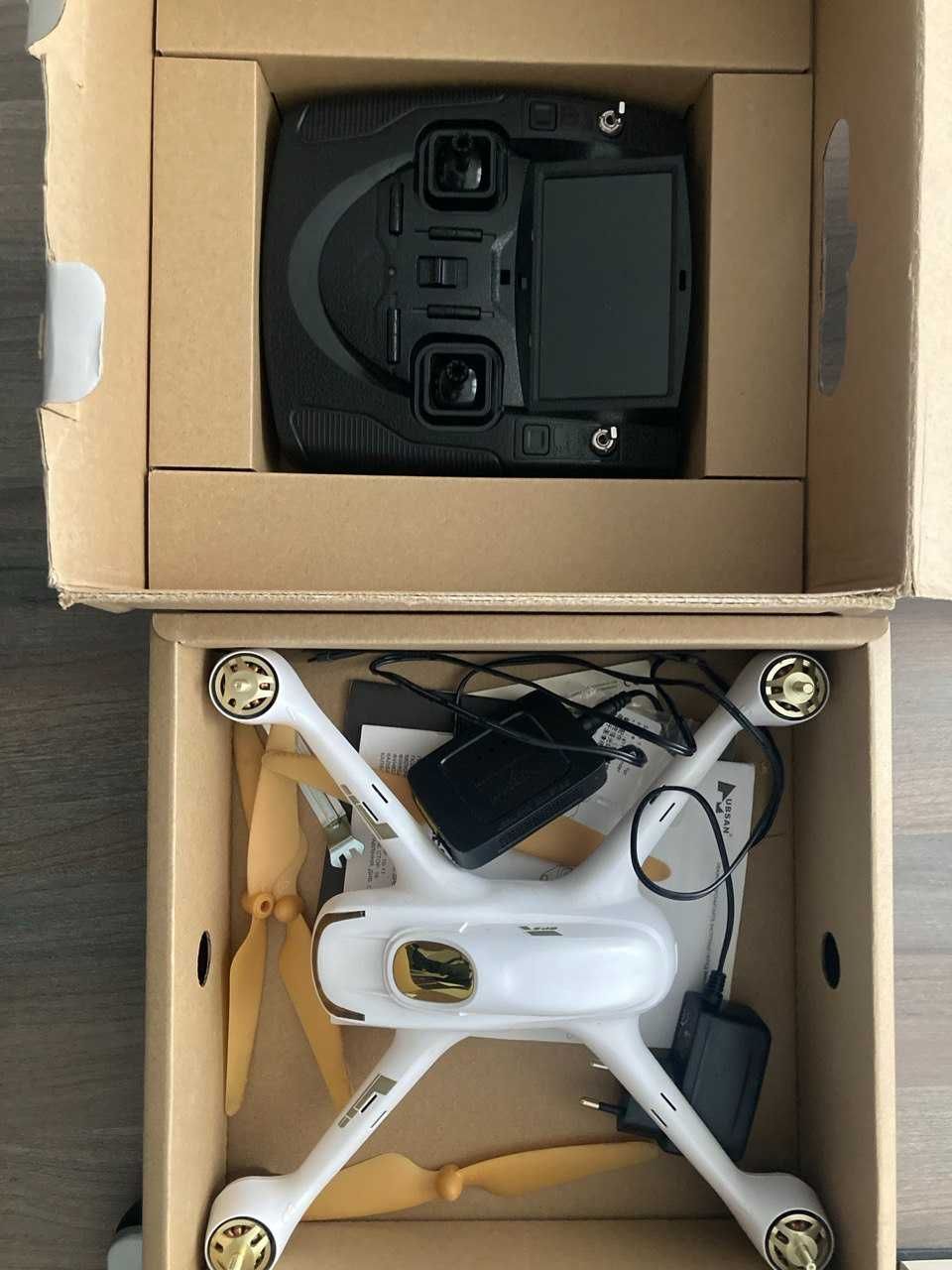 Квадрокоптер Hubsan H501S X4 Air Standart Edition FPV (белый)