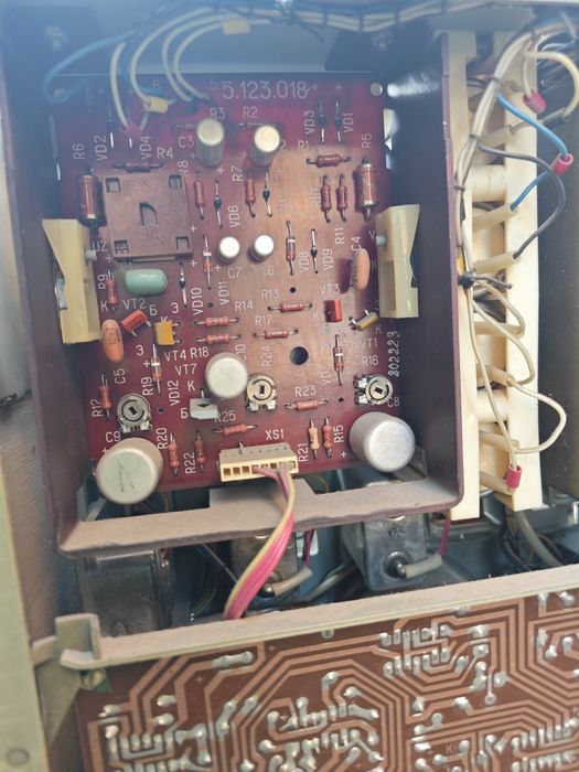 Магнитофон Ростов 105 стерео, радиодетали