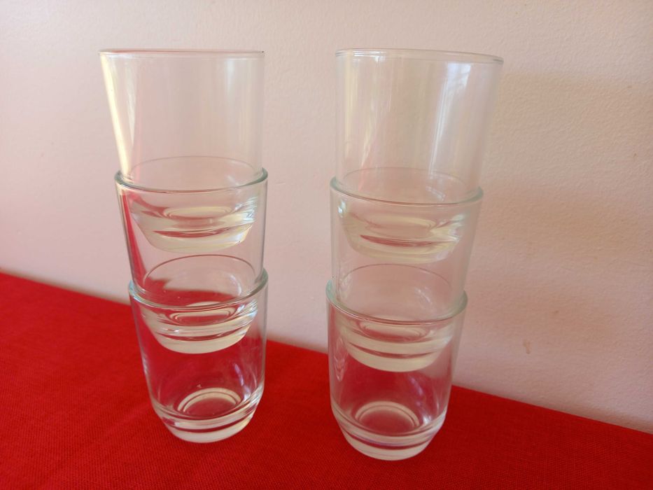 Copos pequenos em vidro