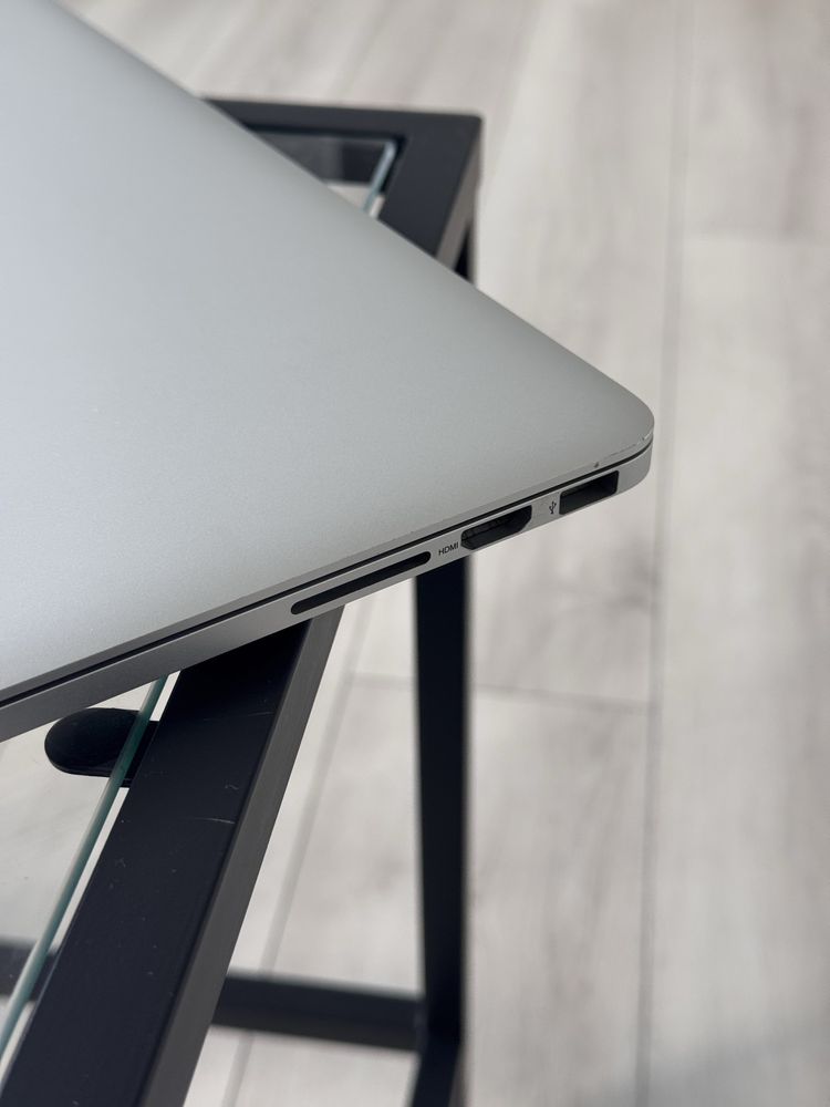 Macbook Pro 15 2015 16GB; SSD 256