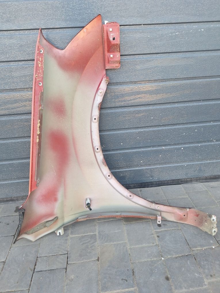 Błotnik przedni lewy Nissan Qashqai J10 przed lift