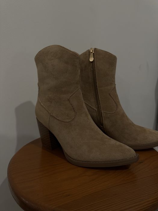 Чоботи «Козаки» нові