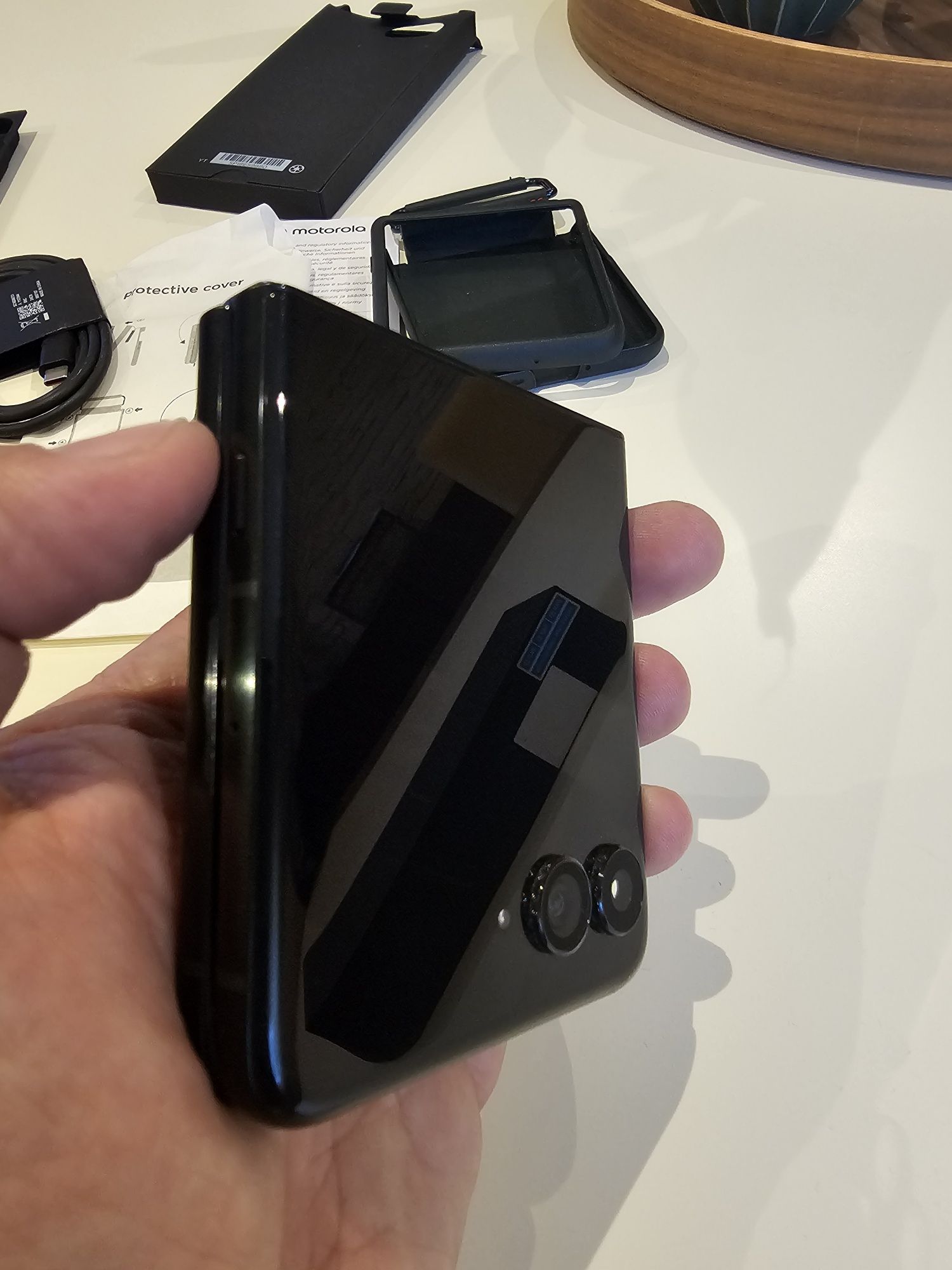 Motorola razr 60 ultra Alcântara