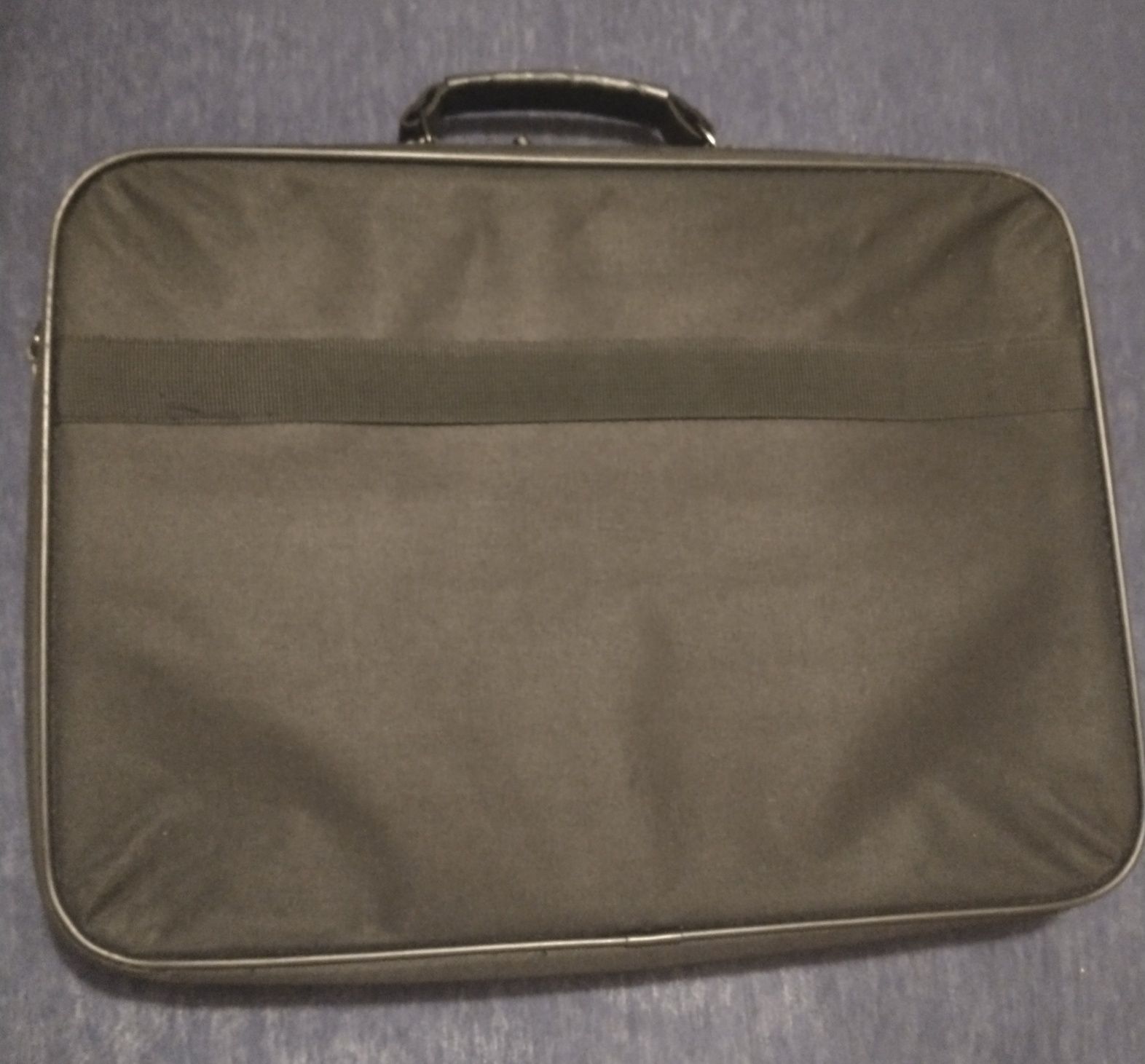 Torba na laptopa usztywniana