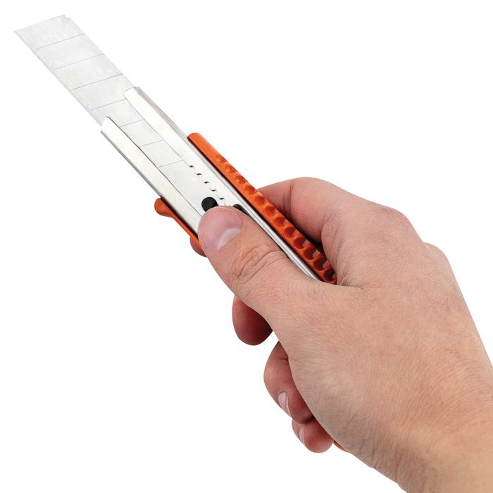 Nóż aluminiowy tapeciak