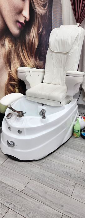 Cadeirão de pedicure.