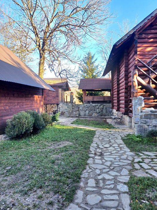 Котедж у Карпатах з чаном.