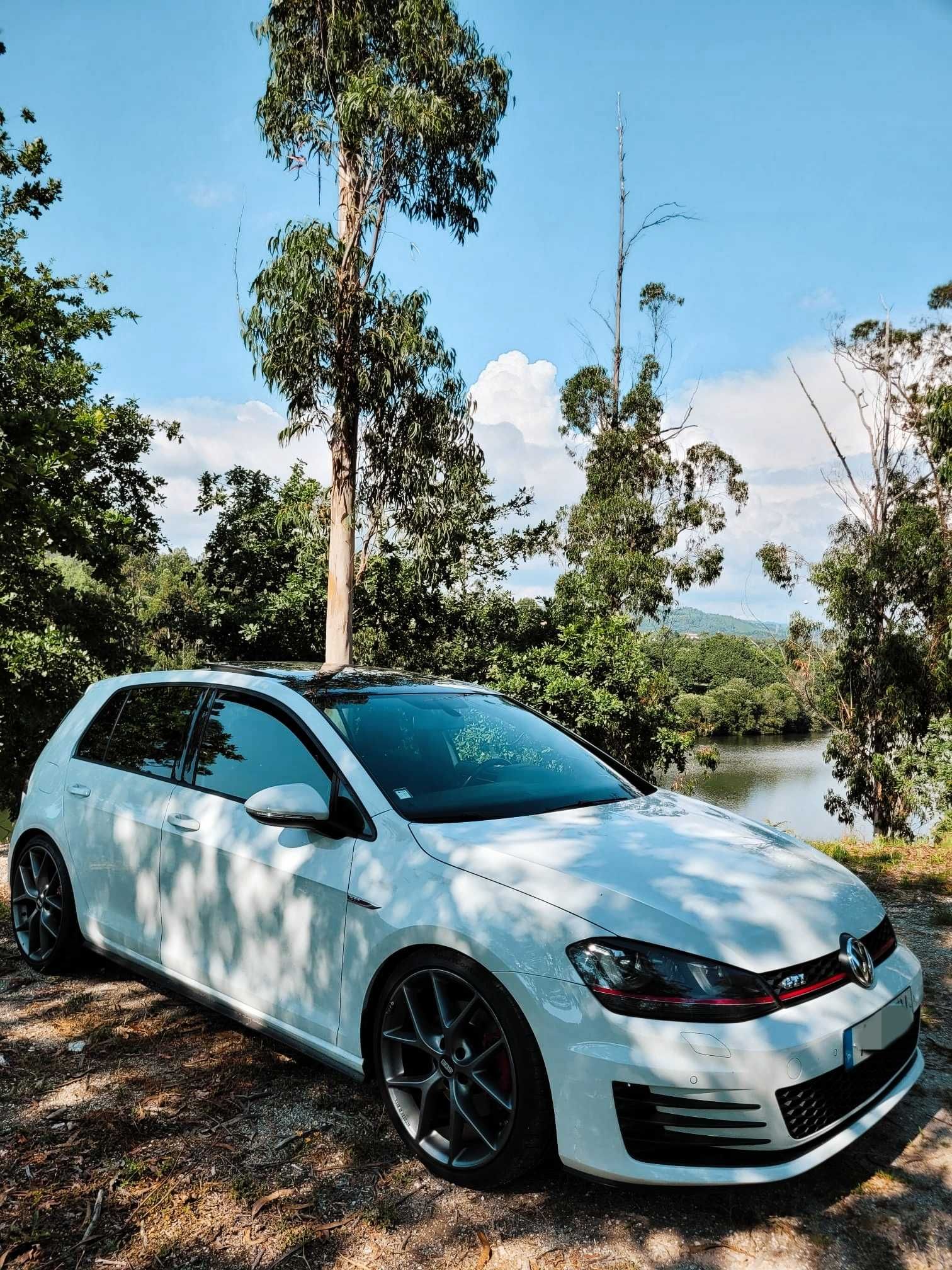 Golf VII GTI 220 CV - Teto Panorâmico