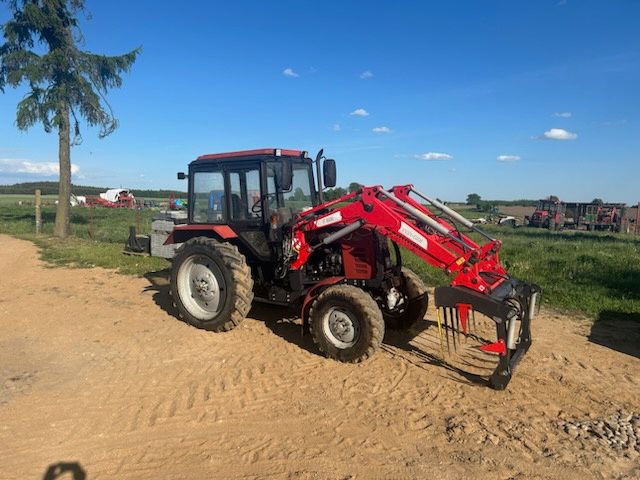 MTZ Belarus 820 z ładowaczem Inter Tech