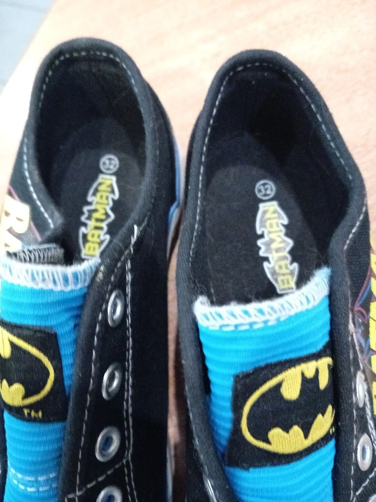 Buty chłopięce trampki.
