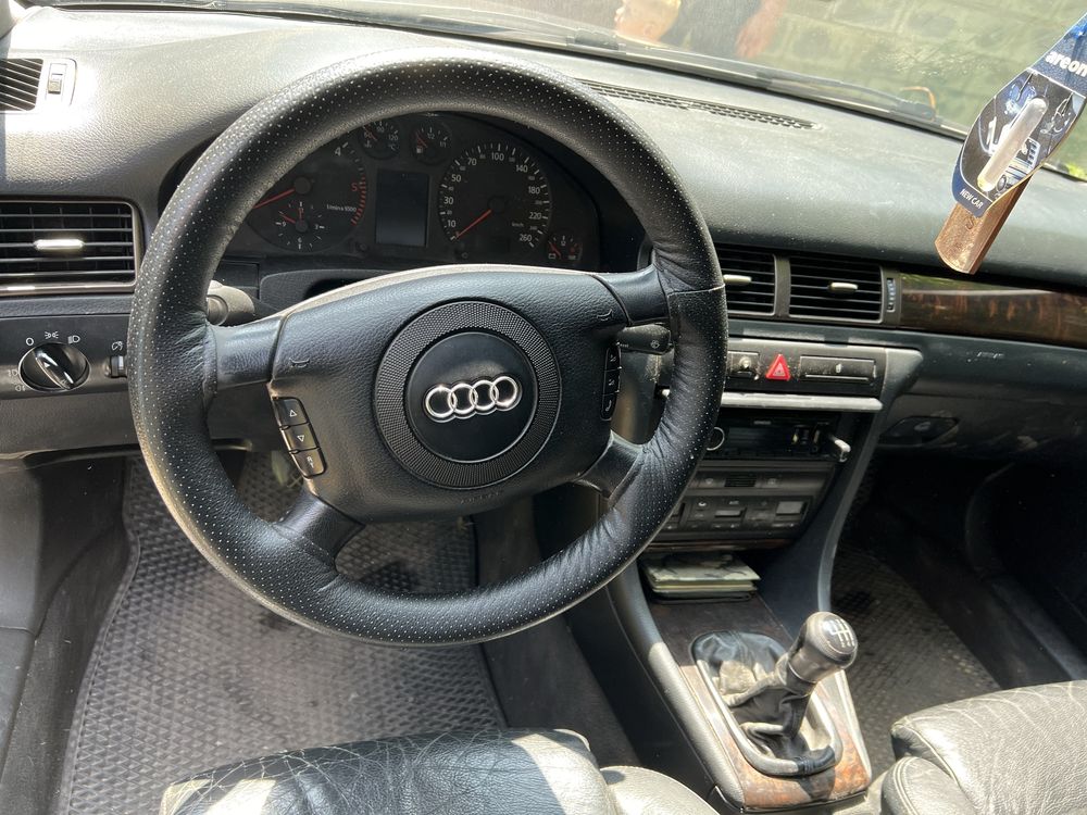 Продам машину Audi a6 c5