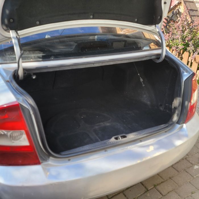 Кіа Cerato 2006р 1.6 (газ,бензи)н